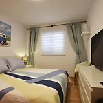 Сasa de vacaciones Book Jet - Sunny With Garden And Wifi *