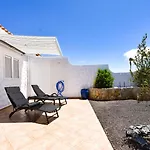 Book Jet - Sunny With Garden And Wifi Сasa de vacaciones *