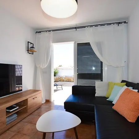 Book Jet - Sunny With Garden And Wifi