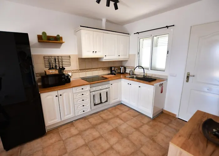 Book Jet - Sunny With Garden And Wifi *