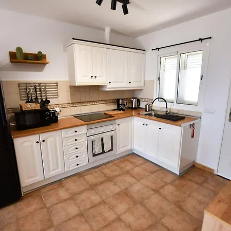 Book Jet - Sunny With Garden And Wifi *