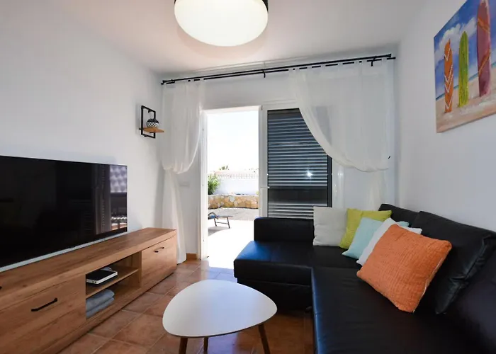 Book Jet - Sunny With Garden And Wifi