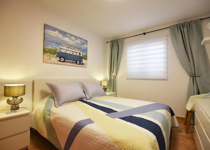 Vakantiehuis Book Jet - Sunny With Garden And Wifi *