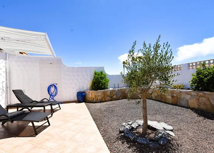 Book Jet - Sunny With Garden And Wifi Vakantiehuis